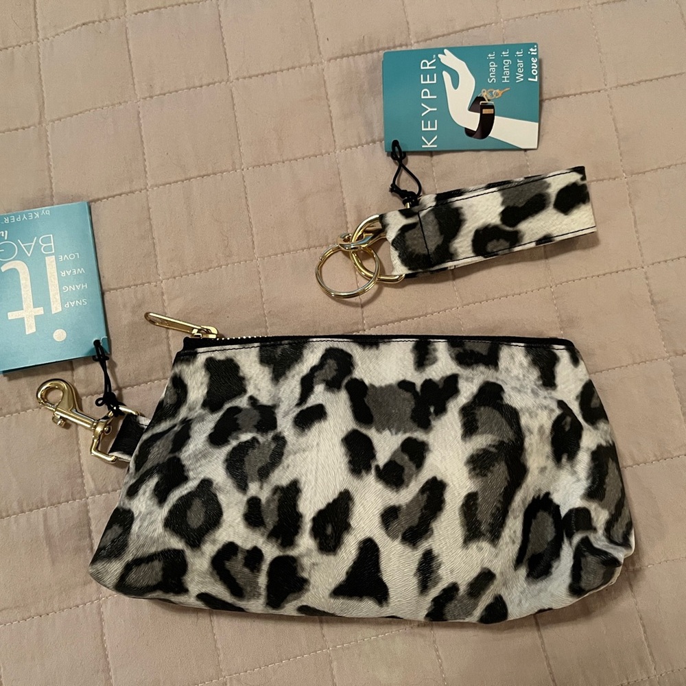 Keyper LUXE Wristlet Bag and Key Ring Bracelet